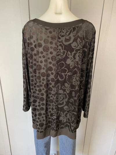 BNWT Black TS Top, 18