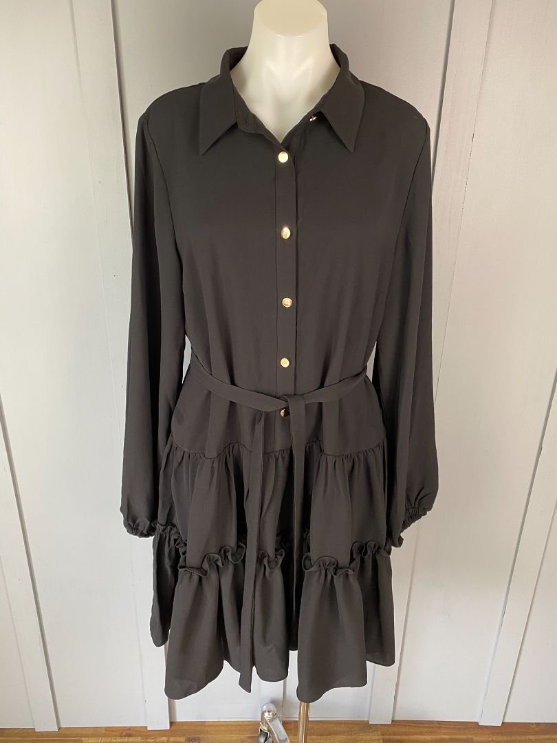 BNWT Black Pretty Basic Augustine Dress, M