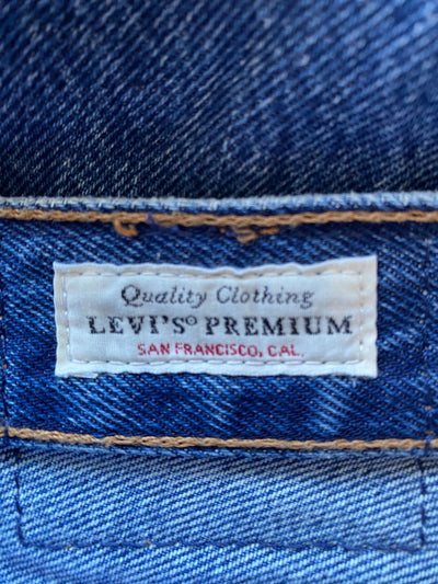 Blue 501 Levis Jeans, 28