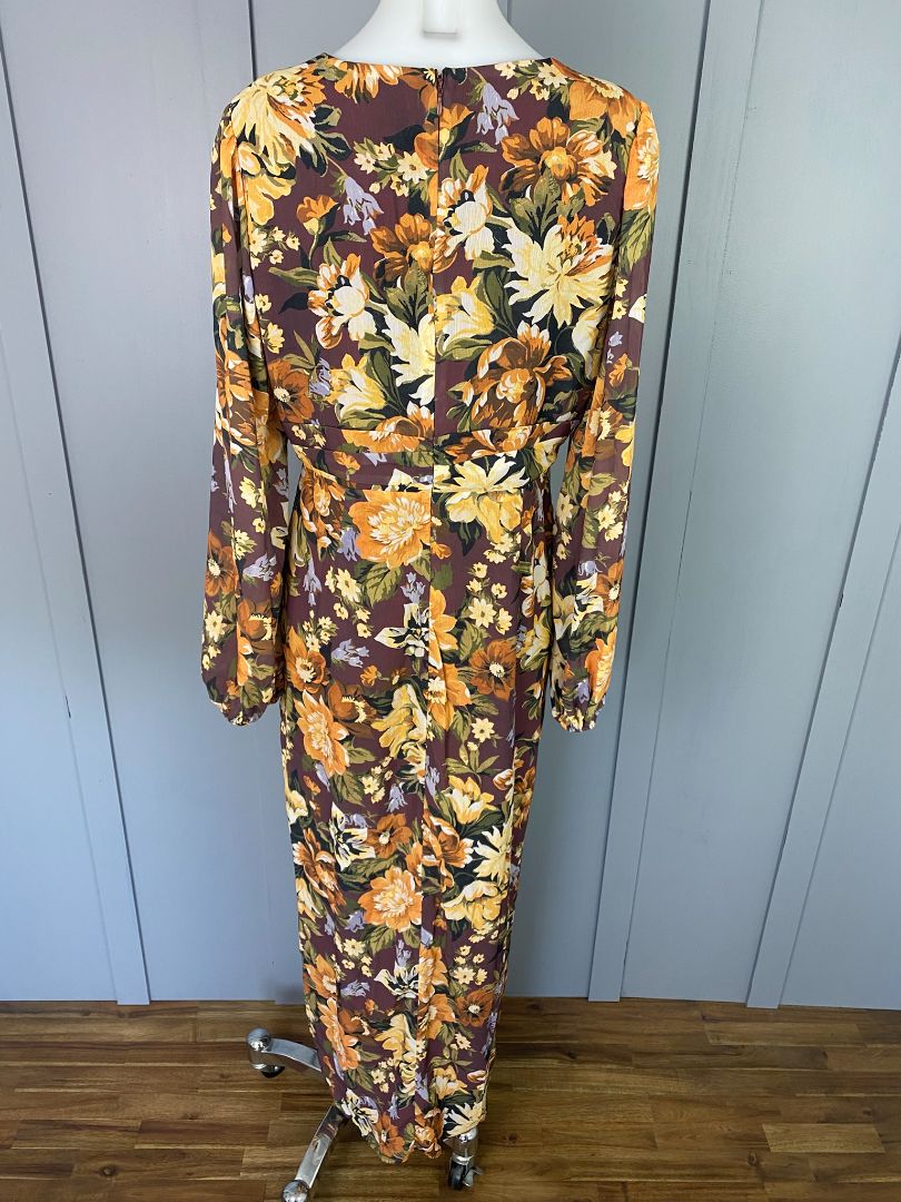 BNWT Autumn floral Showpo Dress, 14