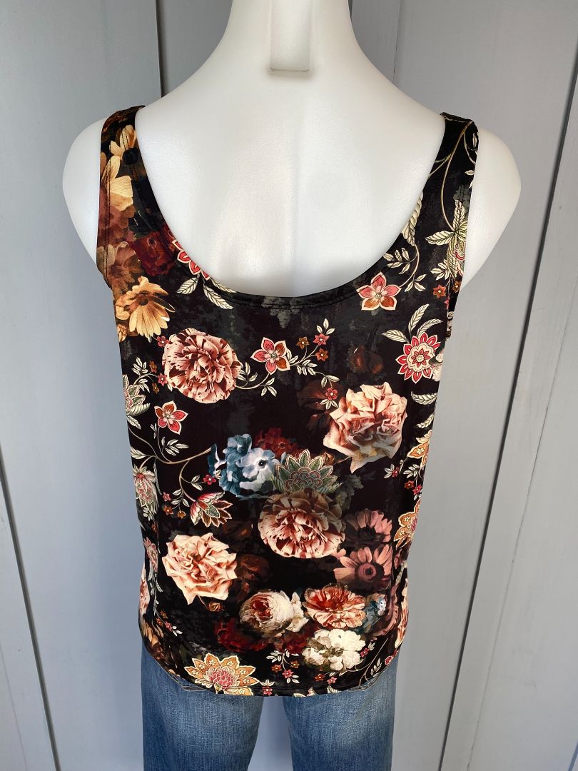 Black & Multi floral Loobie's Story Tank Top, 12