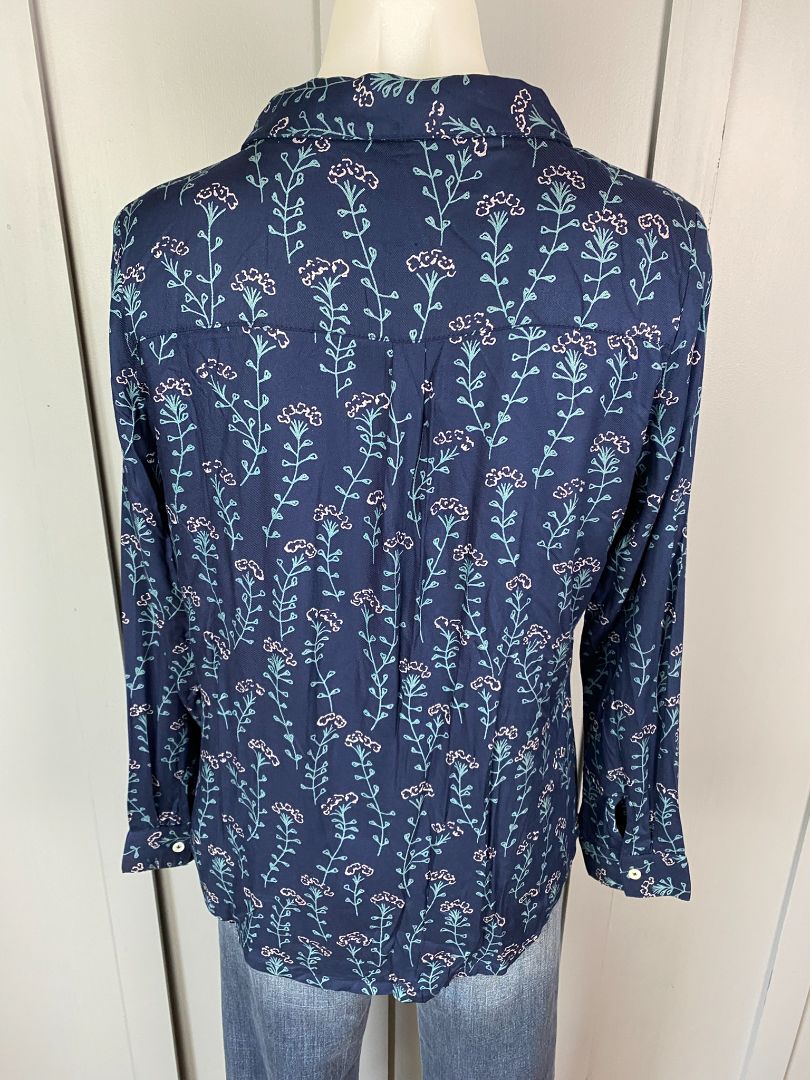 BNWT Navy floral Brakeburn Tops, 10 & 14
