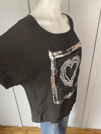 Black Momento Tee, M