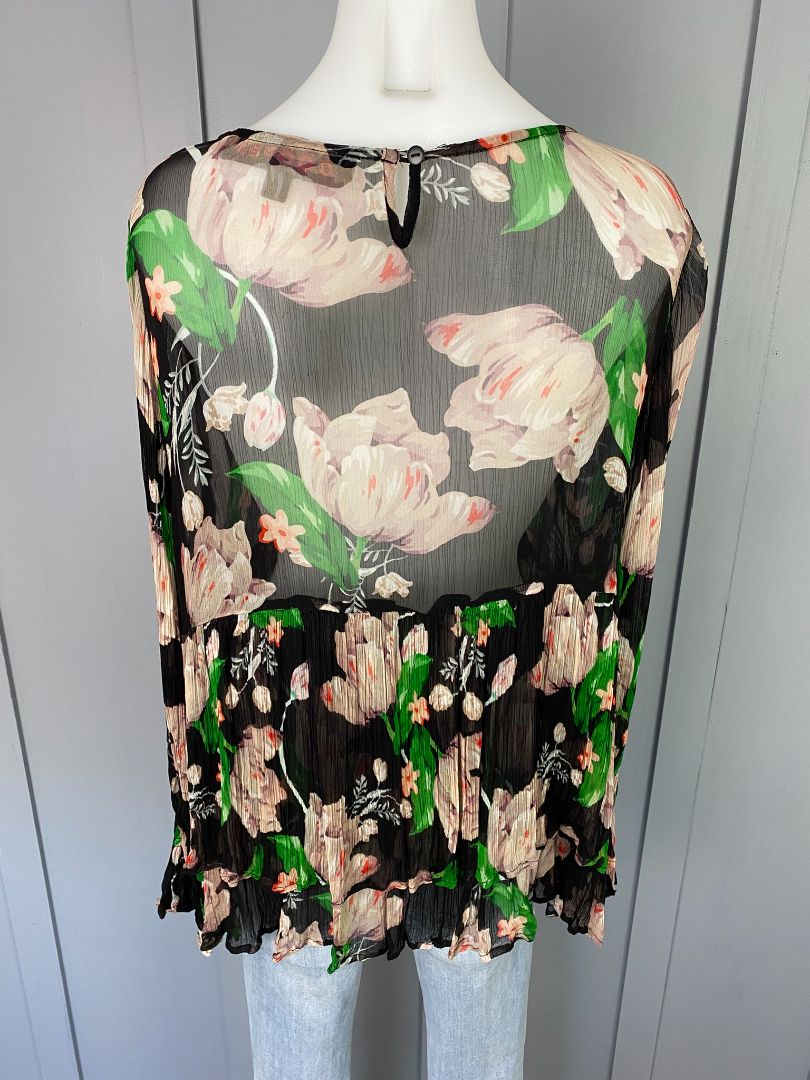 Black & Floral Cooper Tops, L