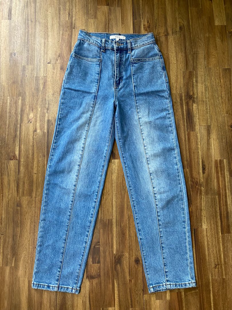 Blue Max Jeans, 6