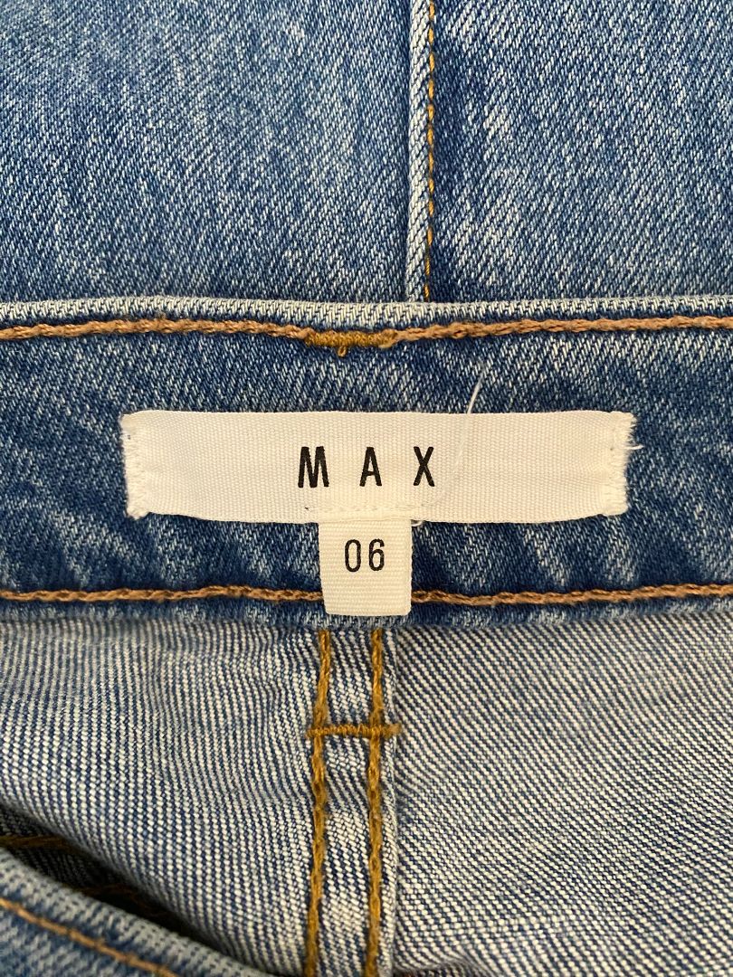 Blue Max Jeans, 6