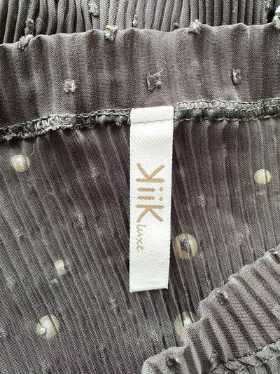 Black & Pearl KIIK Tops, L