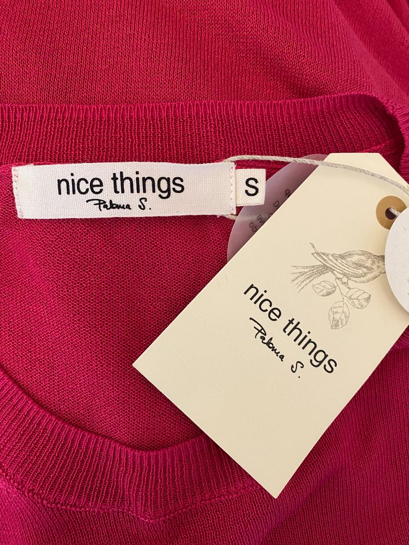BNWT Raspberry Nice Things Tops, S