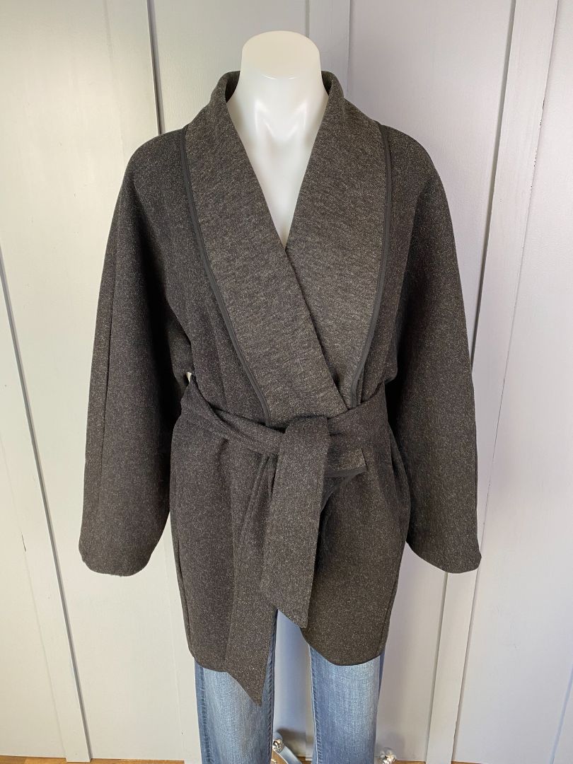 BNWT Charcoal Eb&Ive Cardies/Ponchos, S/M
