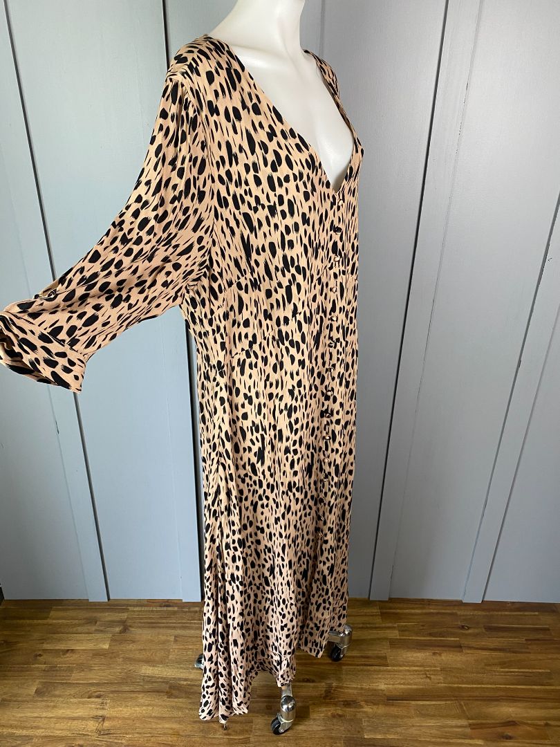 BNWT Latte print Lemon Tree Dress, 20