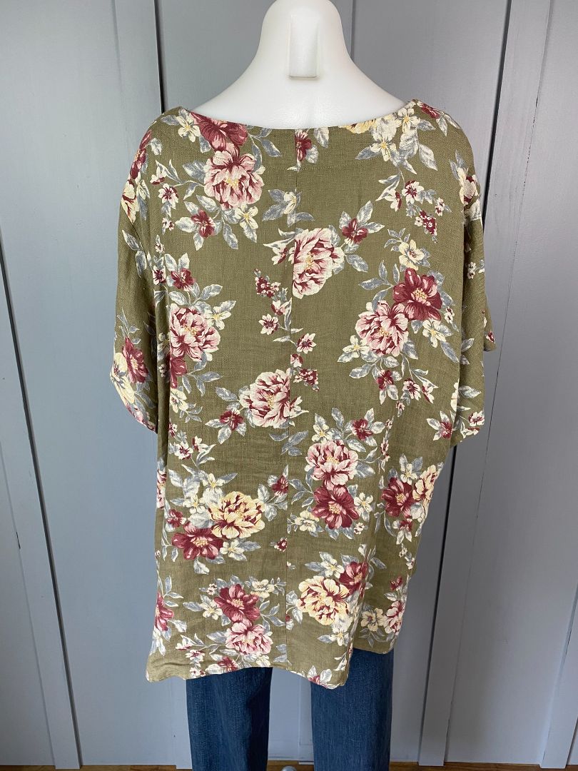 Green & Multi floral Cali & Co Top, XXL
