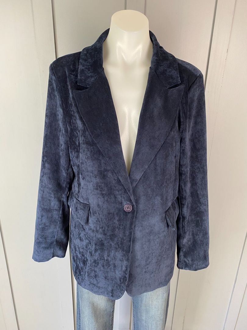 BNWT Navy velvet Suzy D Blazer, XL