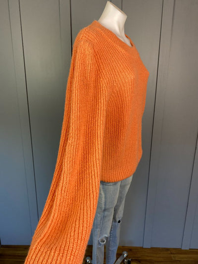 BNWT Peach Seeking Lola Jumper, L