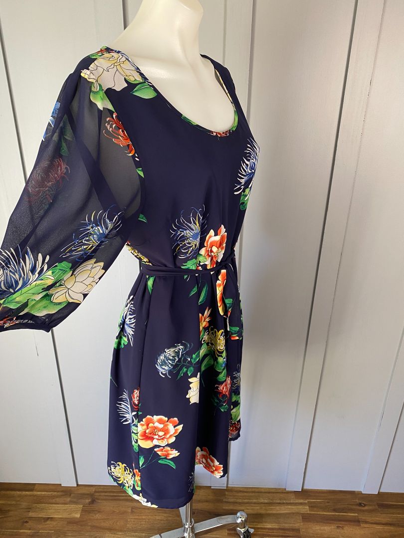 Navy floral Tuesday Dress, M