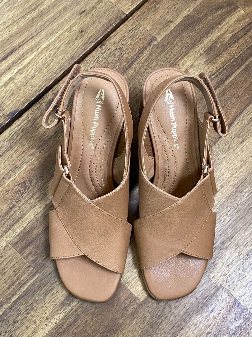 Tan Hush Puppies Shoes, 7