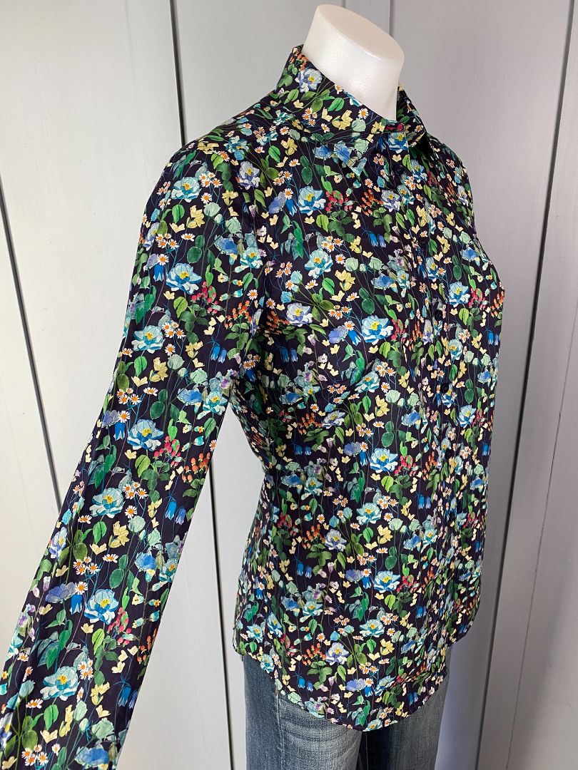 Blue Floral Sportscraft Tops, 6