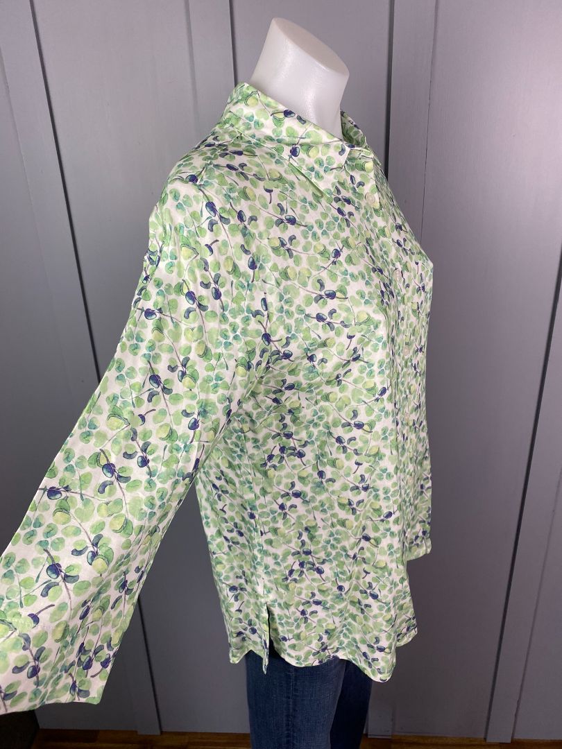 BNWT Green floral Givoni Shirt, 10