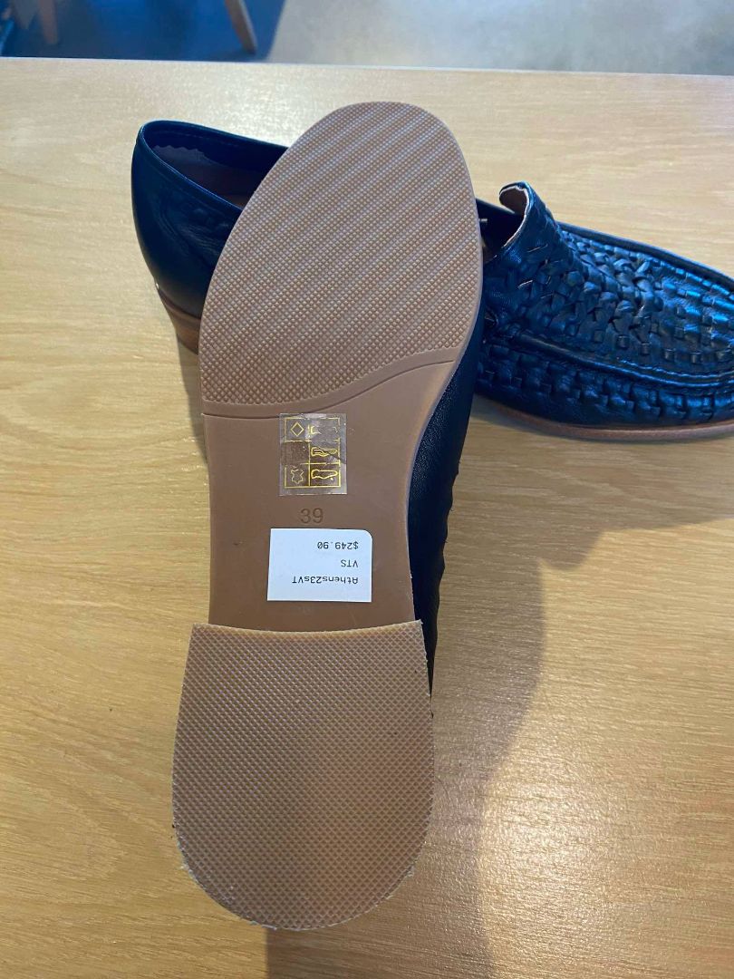 BNWT Black Isabella Anselmi Shoes, 39