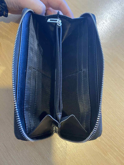 BNWT Black Guess Wallet, 10cm x 19.5cm