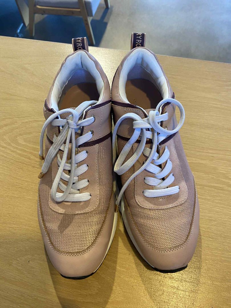 Pink & Burgundy Country Road Shoes, 39