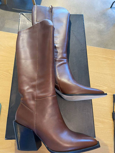 BNWT Tan Mi Piaci Boots, 38